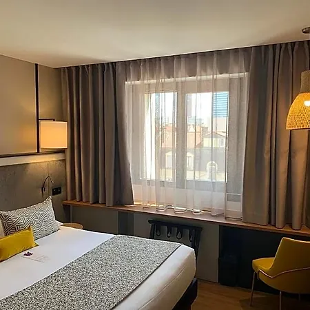 Le Roosevelt ホテル 4*